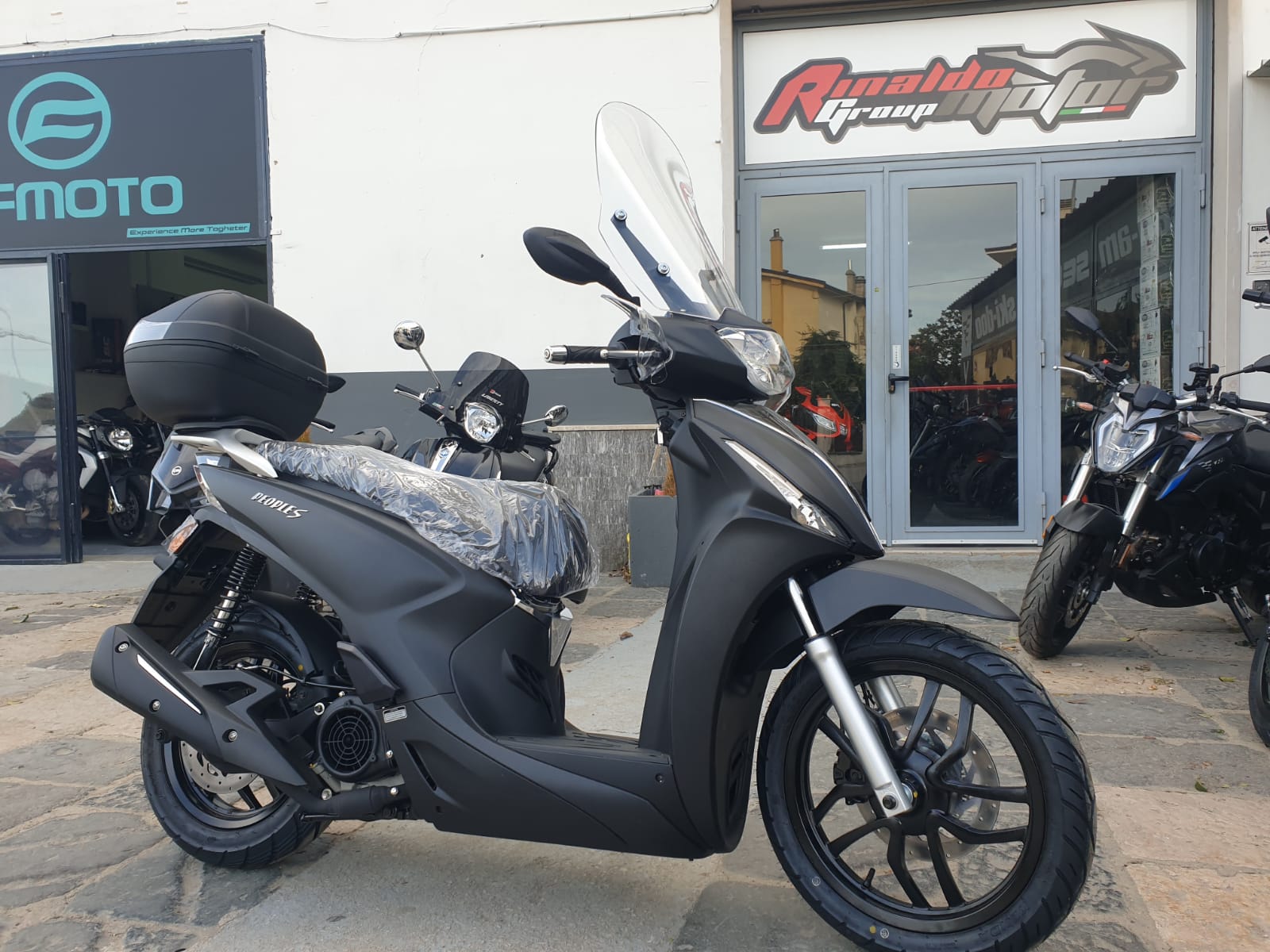 Kymco People S 200i Rinaldo Motors Kymco People S 200i Rinaldo Motors