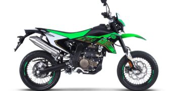 KL-MOTORCYCLE-KXE-125-MOTARD-ACID-GREEN-copia-1024×683