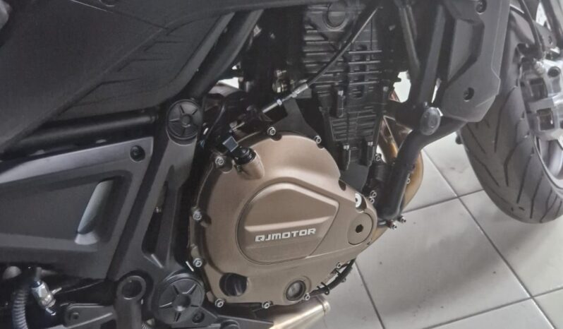 QJ Motor SRK 700 – Promo