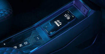 202407_Ligier Europe_JS50 Ultimate Asphalt Grey_Phone induction mat + Central Tunnel