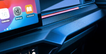 202407_Ligier Europe_JS50 Ultimate Asphalt Grey_dashboard LED + Carbon inserts