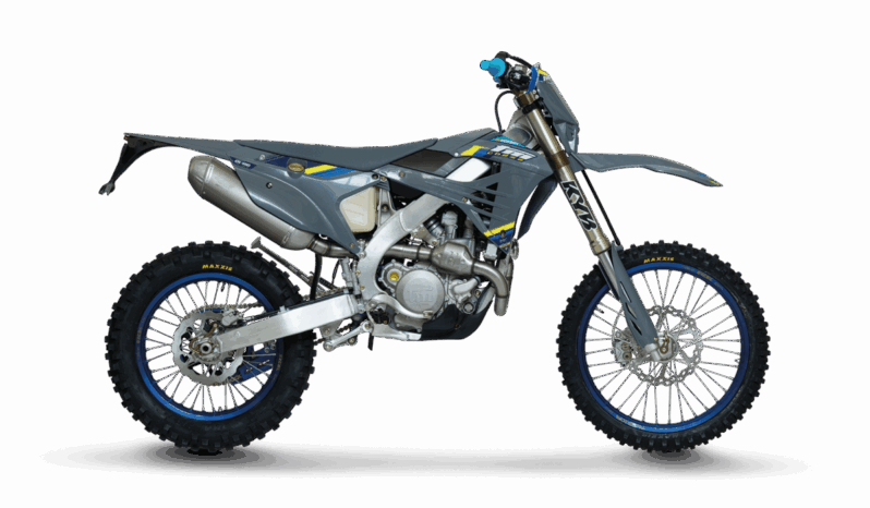 TM EN 450 ES Fi 4T – CORSE