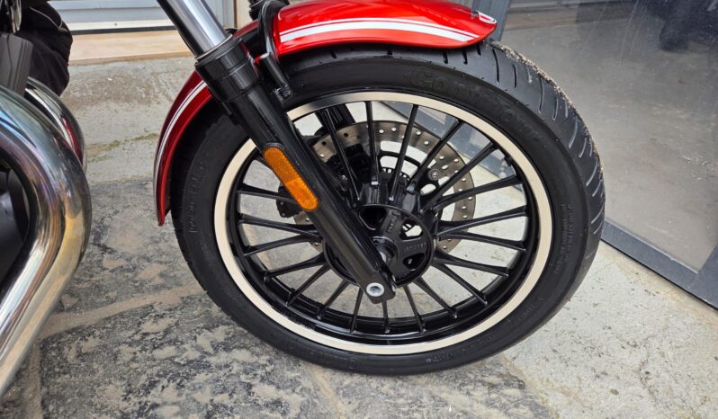 Moto Guzzi Roamer V9