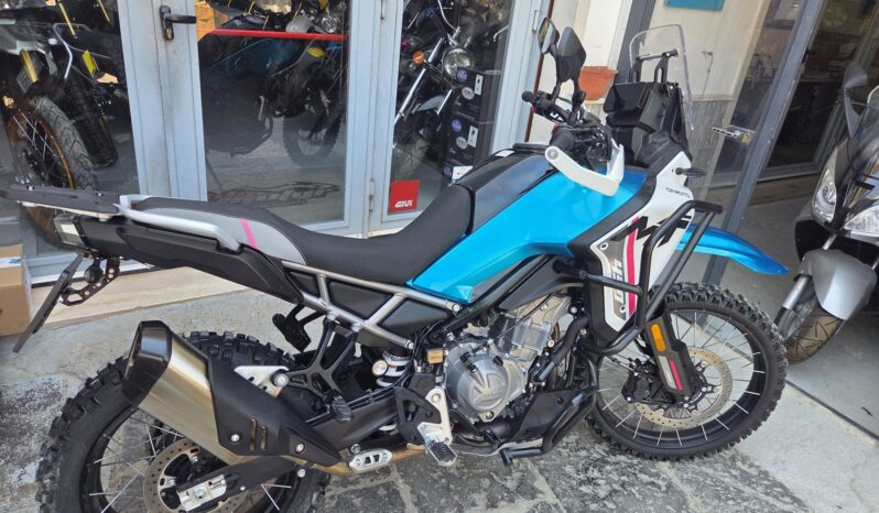 CF MOTO MT 450 con soli 200km